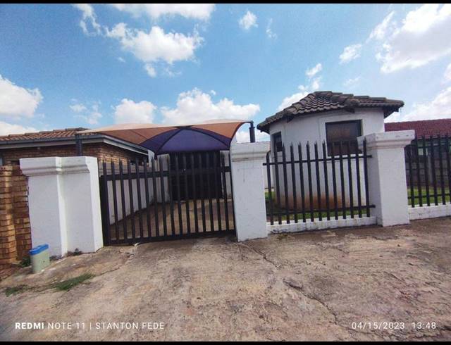 2 BEDROOM HOUSE FOR SALE IN DAVEYTON CENTRAL